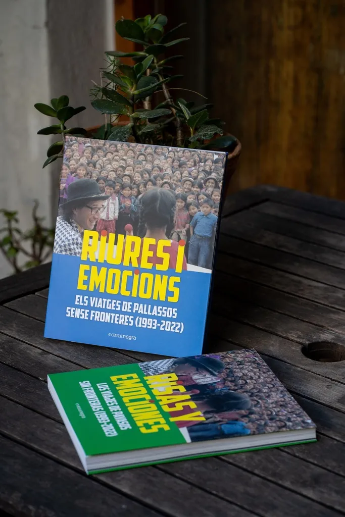 Libro Risas y emociones_ Los viajes de Payasos sin Fronteras (1993-2022) (1).webp